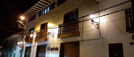 Fachada da propriedade