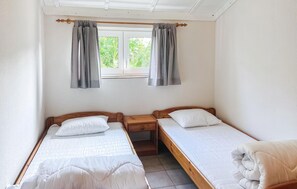 2 bedrooms, free WiFi, bed sheets