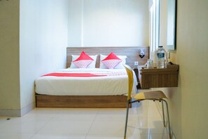Deluxe Double Room | Desk, free WiFi, bed sheets