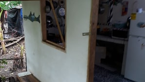 Oven, penggorengan, mikser, dan peralatan masak/sendok-piring