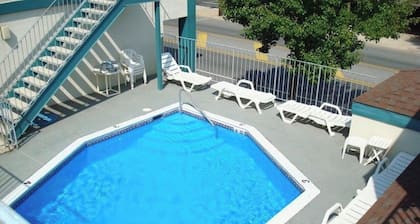 Excellent location! Close to Famous Boardwalk. One block from the boardwalk.