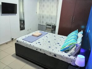 1 bedroom, desk, iron/ironing board, free WiFi - FURNISHED 2-ROOM APARTMENT (Cocody Riviera)