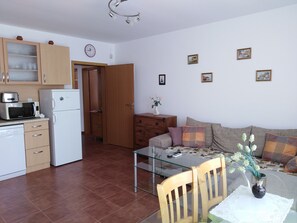 TV - Nice and comfortable apartment in complex Lotos (Kranevo)