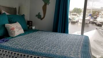 1 dormitorio, tabla de planchar con plancha, wifi y ropa de cama