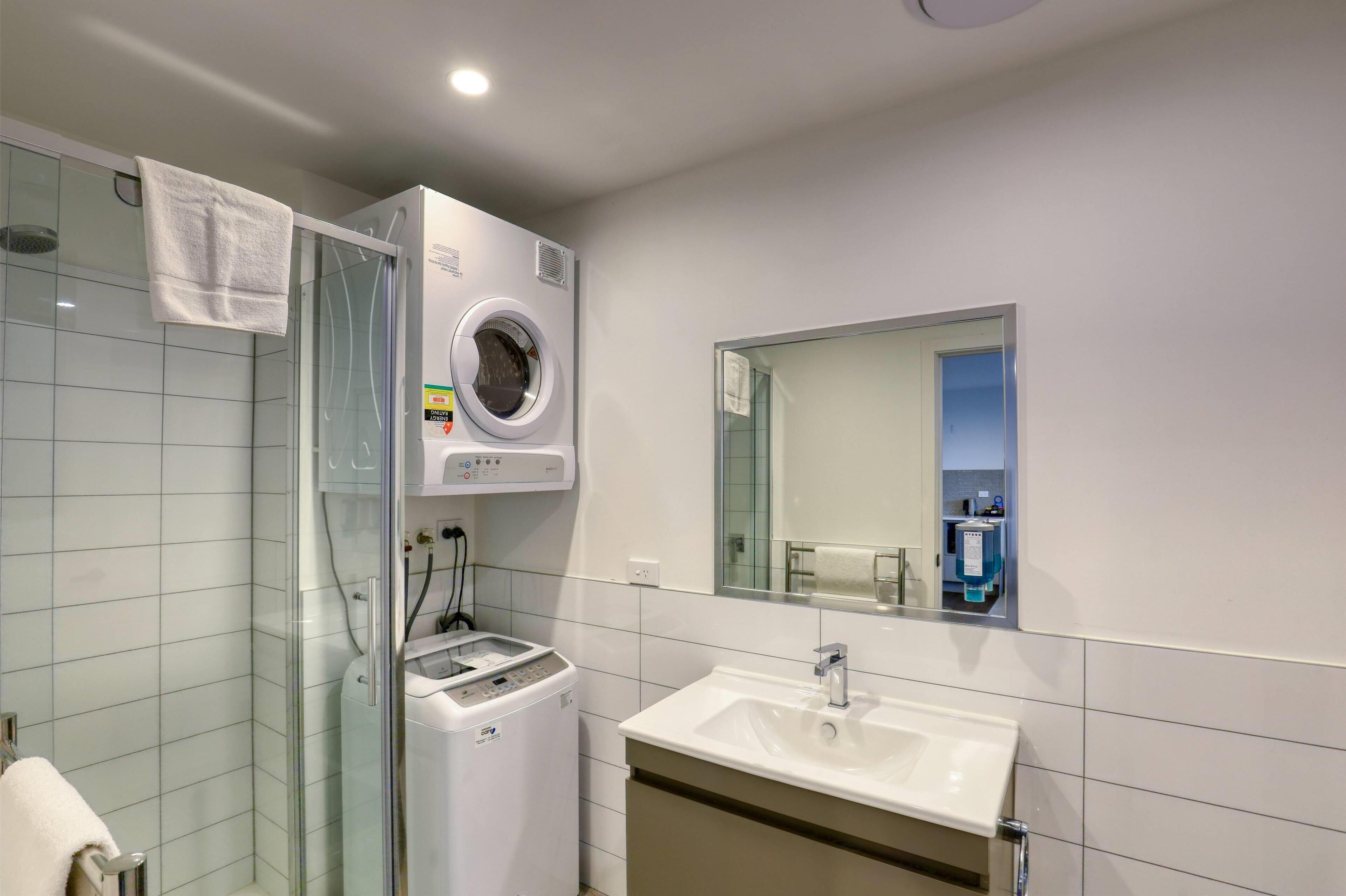 Photo - Ramada Suites By Wyndham Victoria Street West