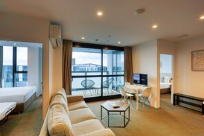 Suite, Multiple Beds, Non Smoking