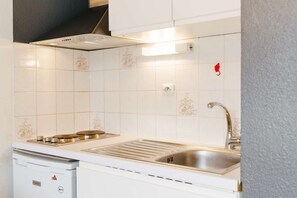 Fridge, microwave, cookware/dishes/utensils