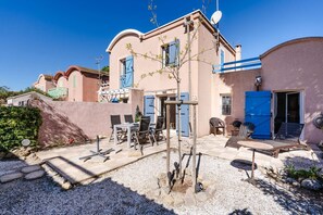 Outdoor dining - CE 12 GRUISSAN : 3-rooms Villa for 6 people max. (GRUISSAN)