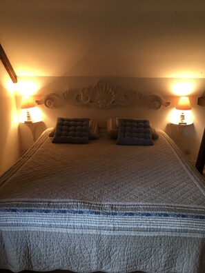 1 Schlafzimmer, Reisekinderbett, Bettwäsche