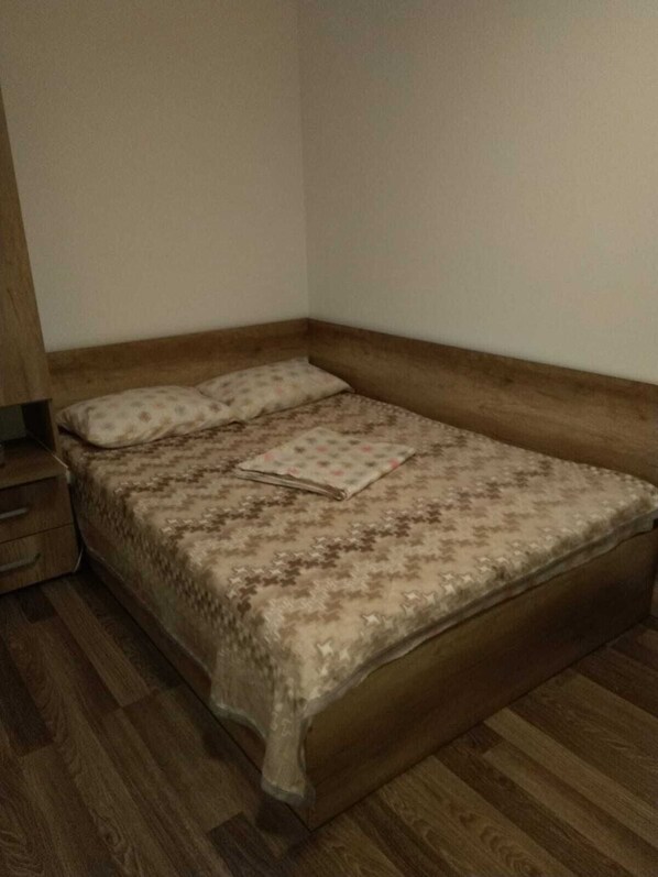 1 bedroom, desk, soundproofing, iron/ironing board