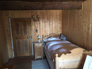 3 Schlafzimmer, Schreibtisch, kostenloses WLAN, Bettwäsche