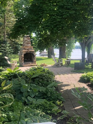 Terrace/patio - 5 BR Lakefront Home On Beautiful Lake Ida - Family Fun Or Executive Retreat (Alexandria)