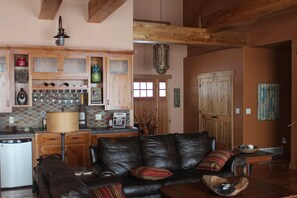 Interior - 5 BR Lakefront Home On Beautiful Lake Ida - Family Fun Or Executive Retreat (Alexandria)