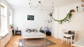 1 chambre, bureau, fer et planche à repasser, Wi-Fi gratuit