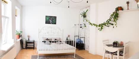 1 chambre, bureau, fer et planche à repasser, Wi-Fi gratuit