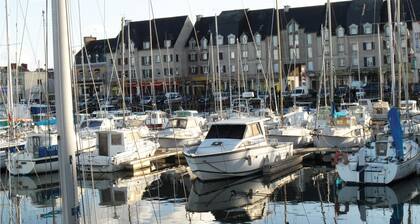 Cozy home in Plourivo with kitchen