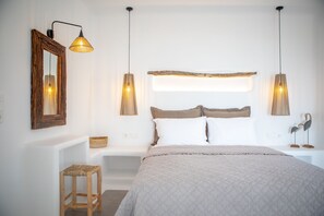 3 bedrooms, desk, soundproofing, iron/ironing board - VILLA AGAPITOS (naxos)