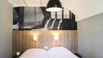 3 bedrooms, travel crib, free WiFi, bed sheets