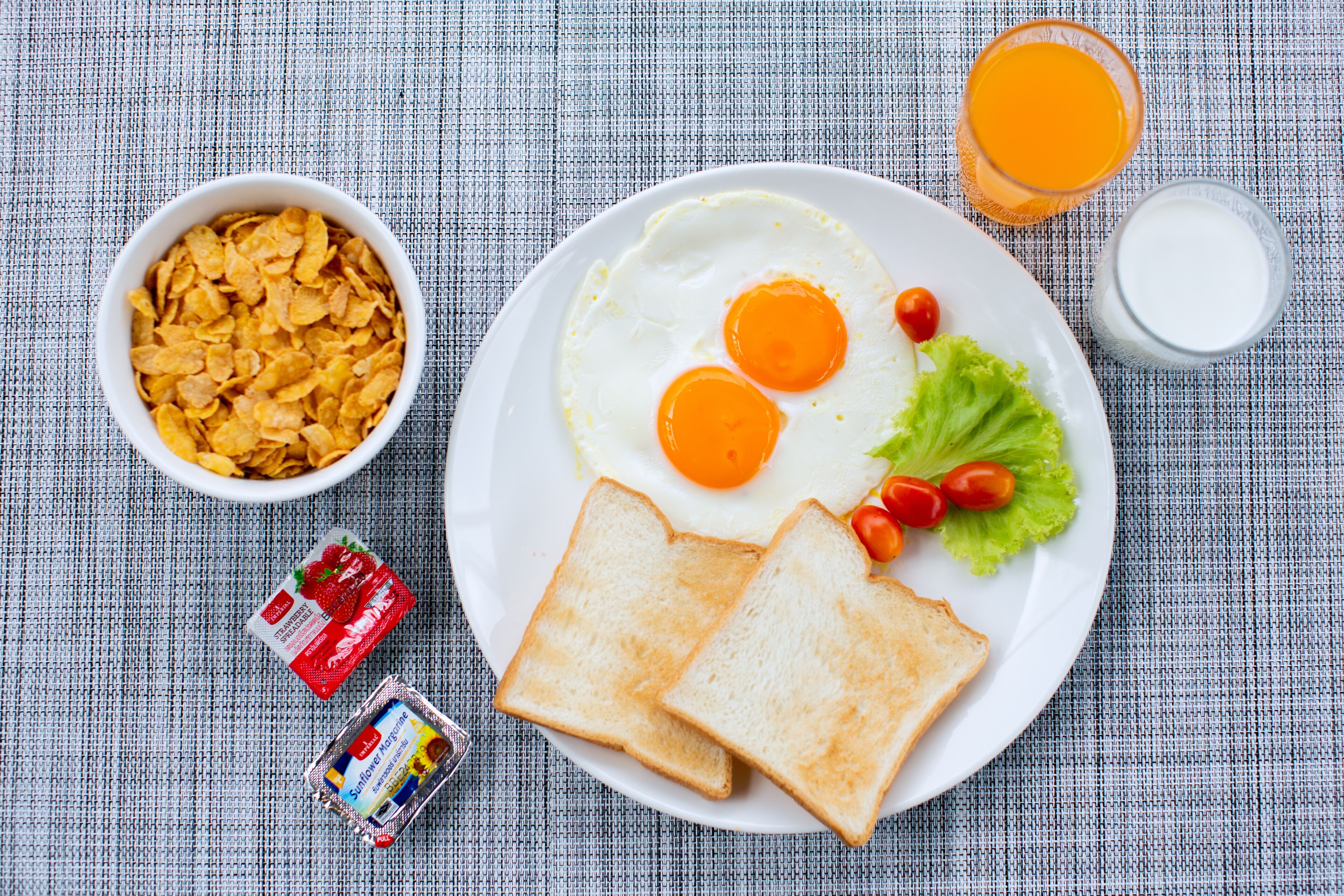 daily full breakfast (thb 150 per person)