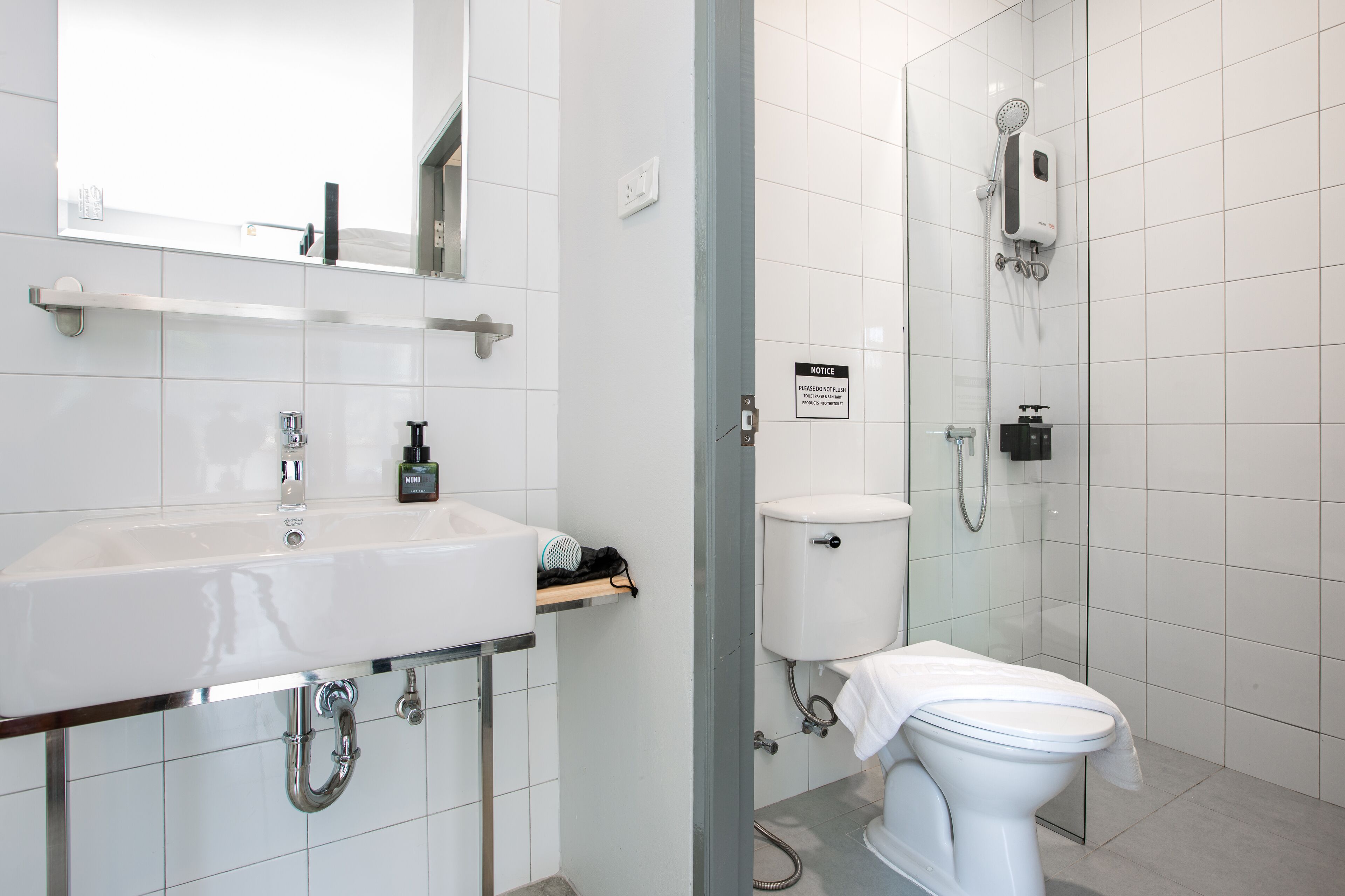 shower, rainfall showerhead, free toiletries, hair dryer