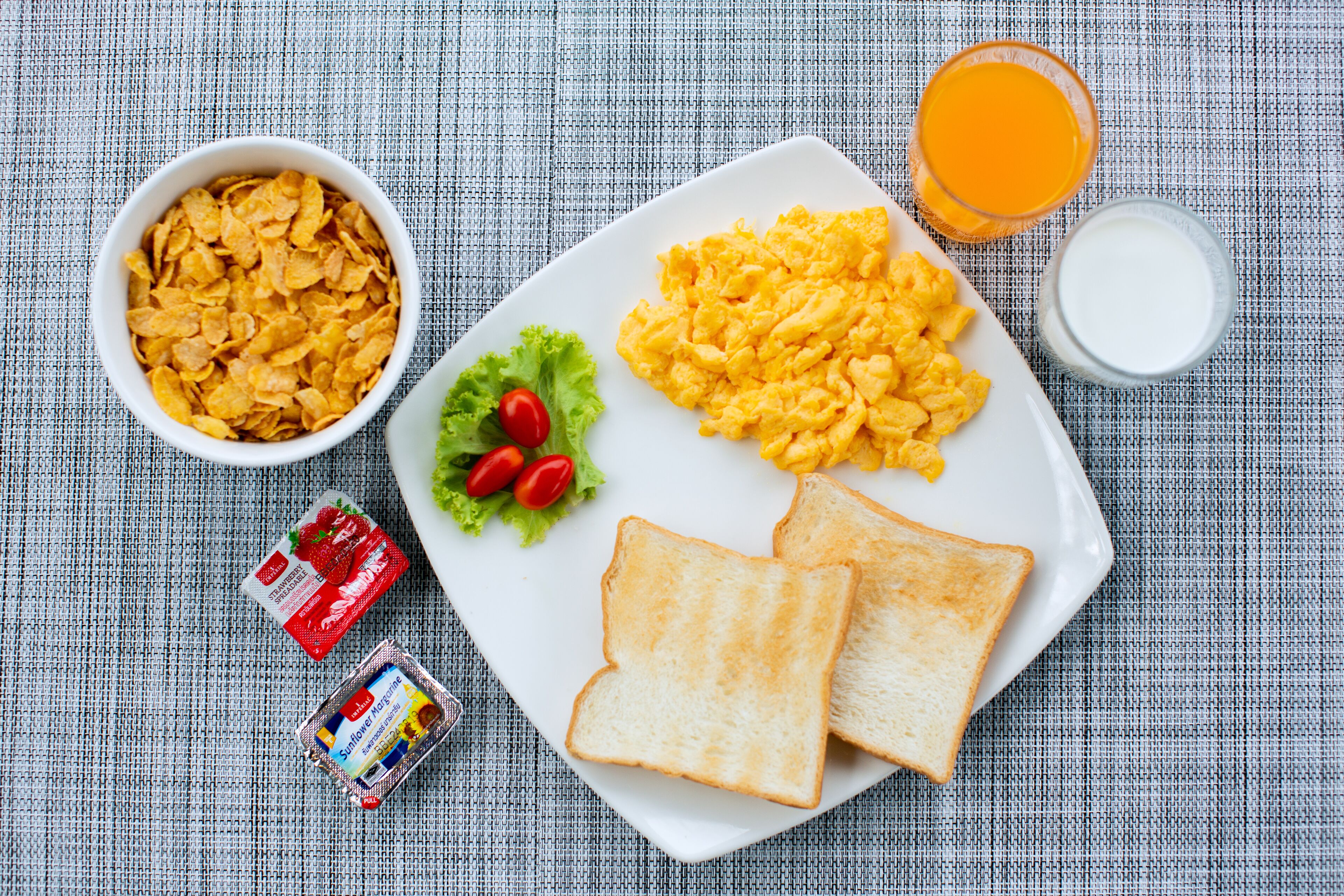 daily full breakfast (thb 150 per person)