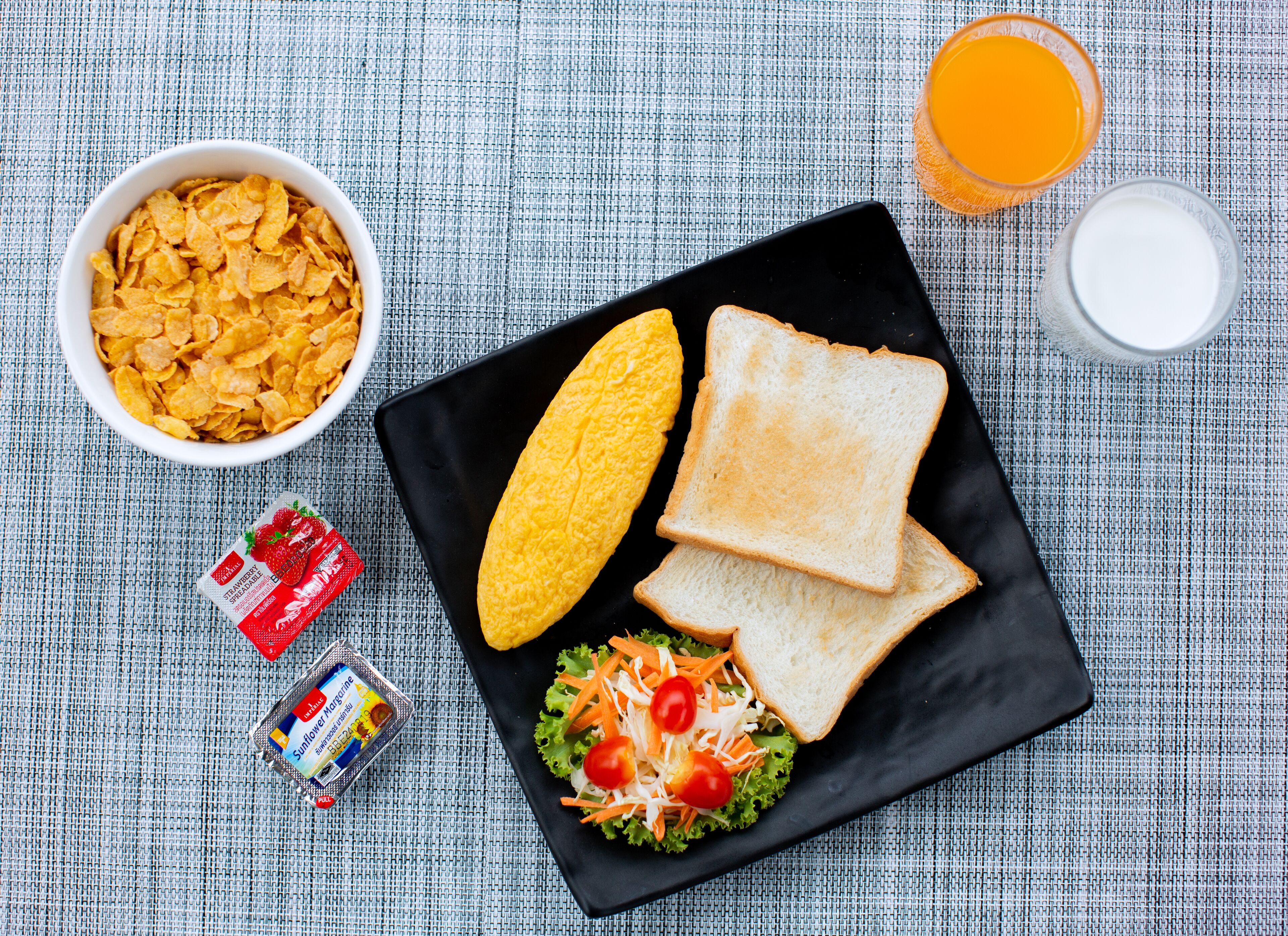 daily full breakfast (thb 150 per person)