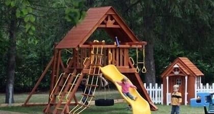 #1 - Cedar Village 2 Bedroom Cabin by RedAwning