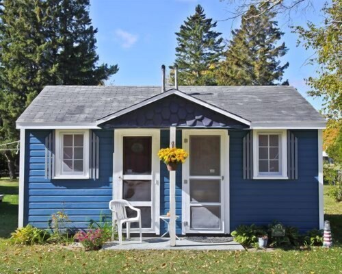 #8 - Mackinac Point 1 Bedroom Cabin by RedAwning