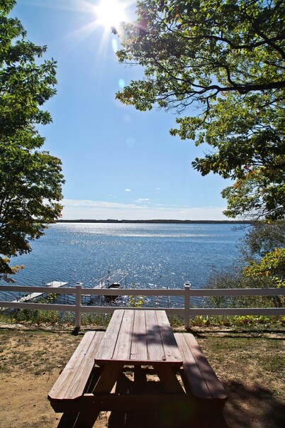 #2 - M Den 2 Bedroom Cabin by RedAwning