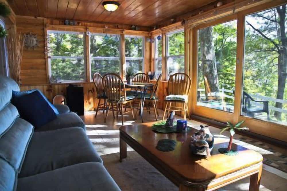Main - Starry Nights 2 Bedroom Cabin by RedAwning - Mackinaw City, MI
