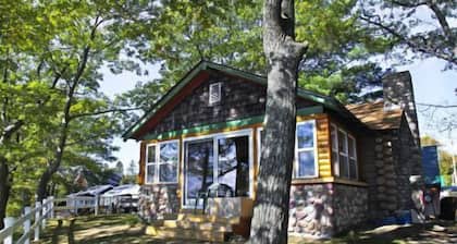 Main - Starry Nights 2 Bedroom Cabin by RedAwning