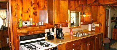 Cabin, 2 Bedrooms | Private kitchen | Fridge, oven, coffee/tea maker, toaster