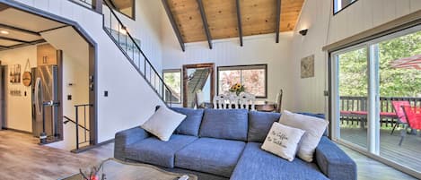 Televisión, Netflix, futbolito y libros