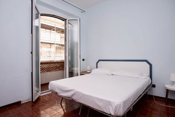 2 bedrooms, bed sheets