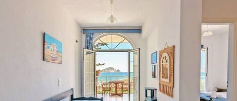 1 間睡房、房內夾萬、Wi-Fi、床單