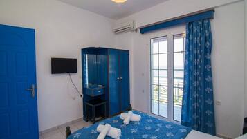 1 bedroom, in-room safe, WiFi, bed sheets