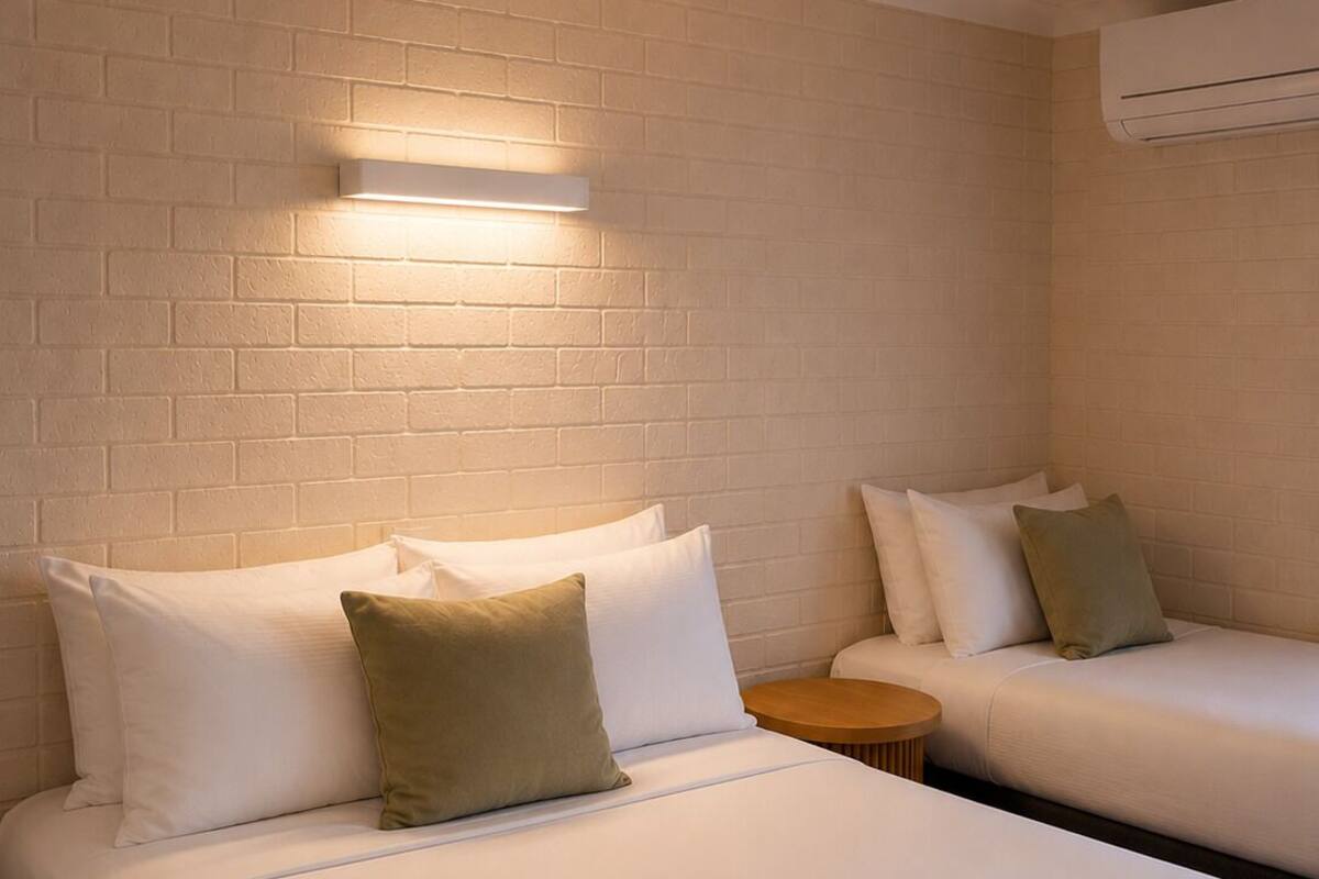 Standard Double plus Single Room | WiFi (free), bed sheets