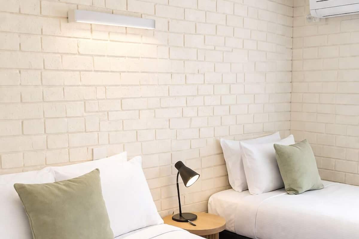 Standard Double plus Single Room | Free WiFi, bed sheets