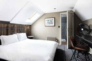Standaard tweepersoonskamer | Een strijkplank/strijkijzer, gratis wifi, beddengoed