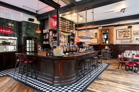 Bar (sur place). Publove The Rose & Crown