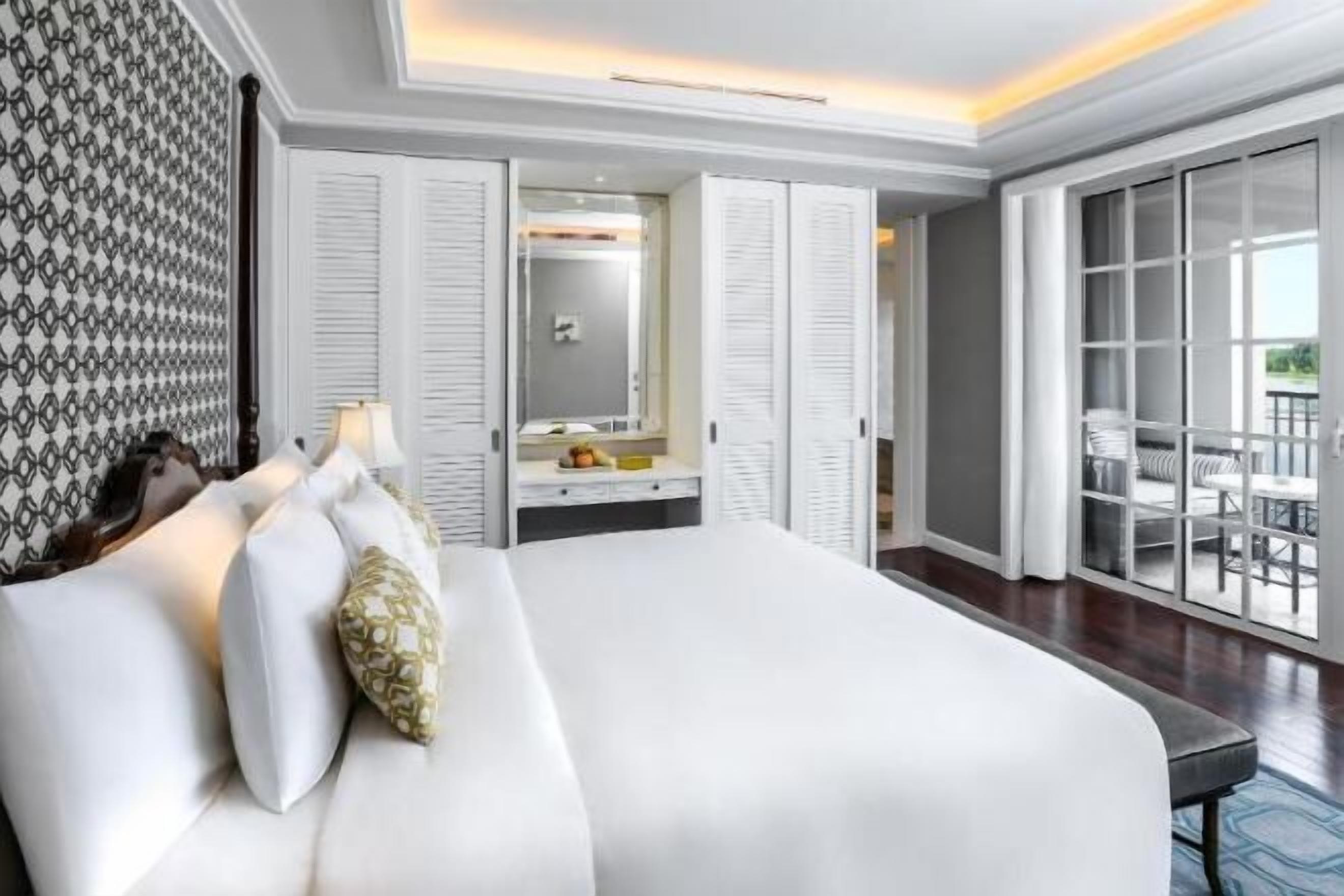 Premium bedding, memory foam beds, minibar, in-room safe