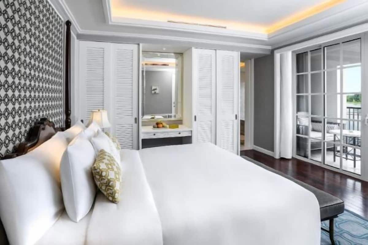 Premium bedding, memory-foam beds, minibar, in-room safe