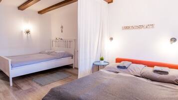 1 bedroom, WiFi, bed sheets