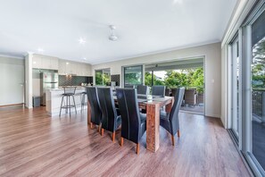 บ้านพัก, 3 ห้องนอน, 2 ห้องน้ำ, วิวภูเขา | บริการอาหารในห้องพัก