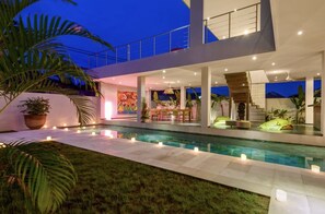 Terrace/patio - Beautiful modern villa in the heart of Seminyak . (Seminyak)