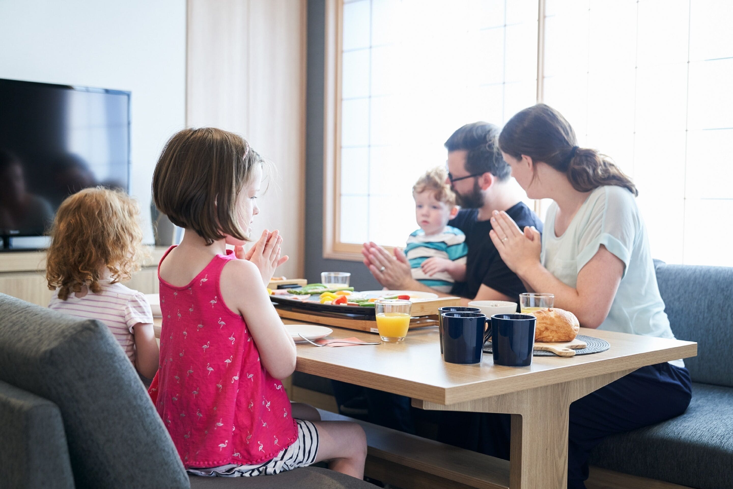 Peti besi dalam bilik, seterika/papan seterika, Wi-fi percuma 