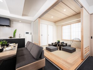 Living area - MIMARU Tokyo Ueno Okachimachi (Tokyo)