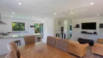 Superior House, 3 Bedrooms, Kitchen | Living area