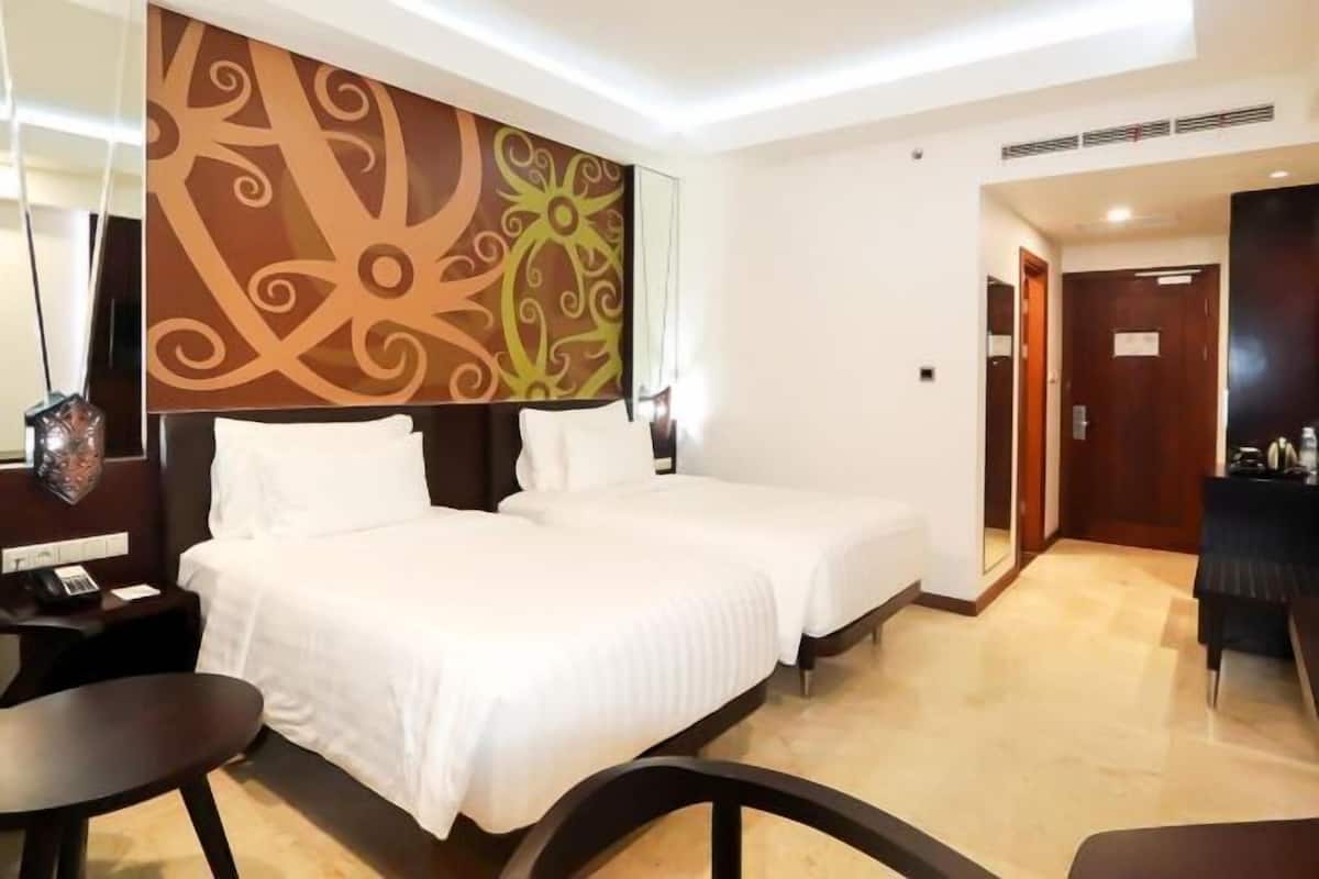 1 bedroom, free minibar, in-room safe, desk