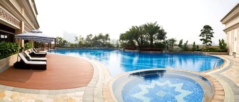 Piscine extérieure